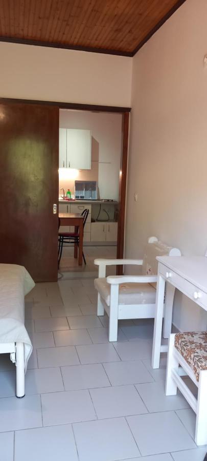Nikis Apartments Agios Gordios  Exterior foto